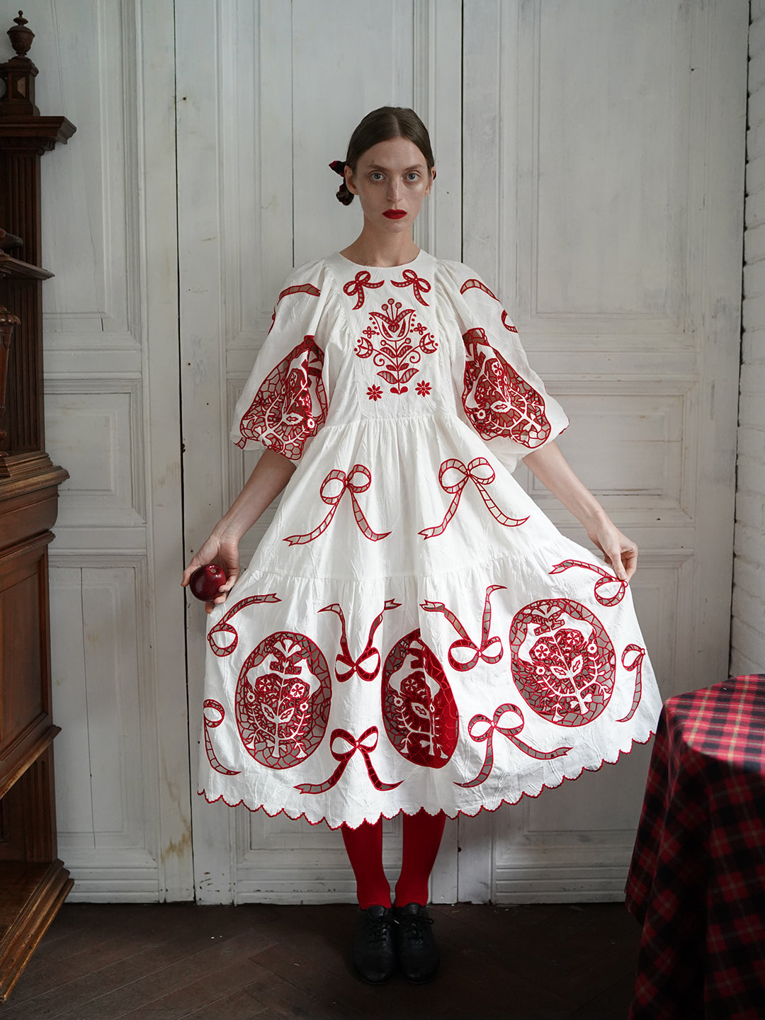 Unlogical Poem Victorian-style Paper-cut Pattern Hollow Embroidery Cotton Dress