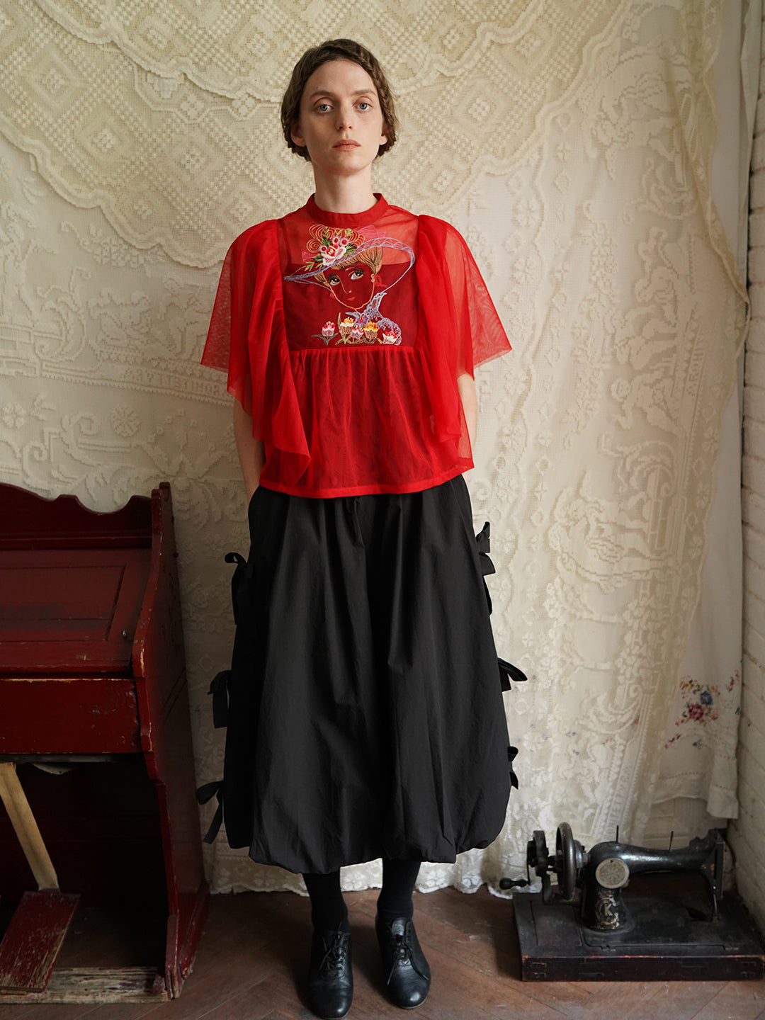 Unlogical Poem Bow White/Black/Red Bud Skirt