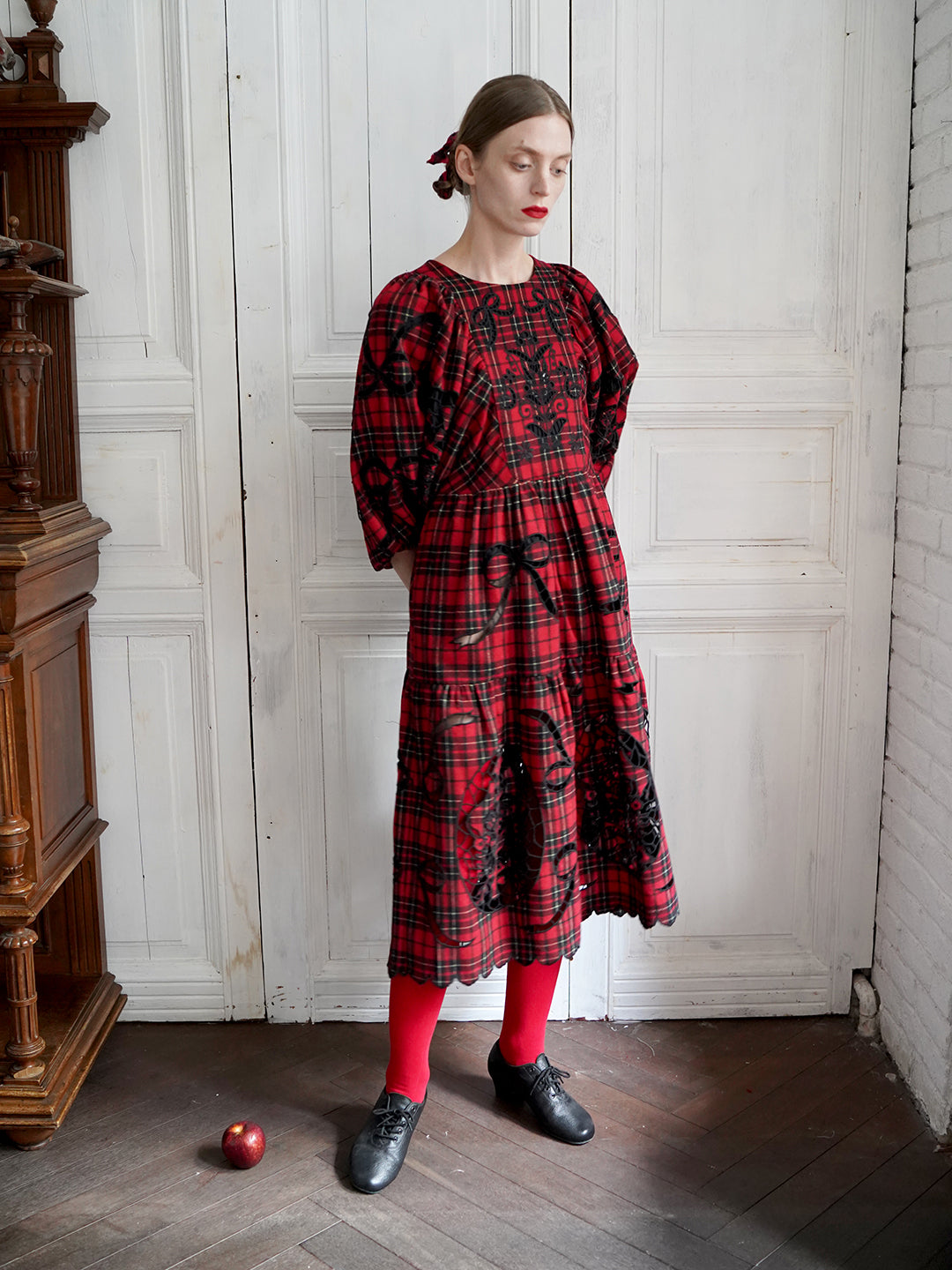 Unlogical Poem Victorian-style Paper-cut Pattern Hollow Embroidery Tartan Woolen Dress