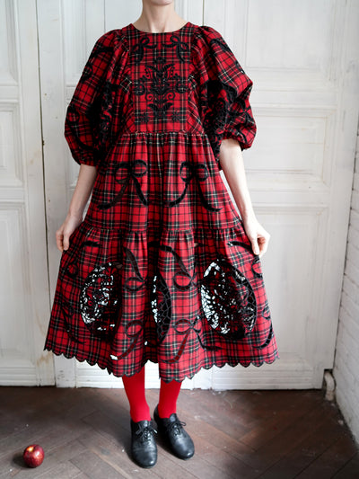 Unlogical Poem Victorian-style Paper-cut Pattern Hollow Embroidery Tartan Woolen Dress