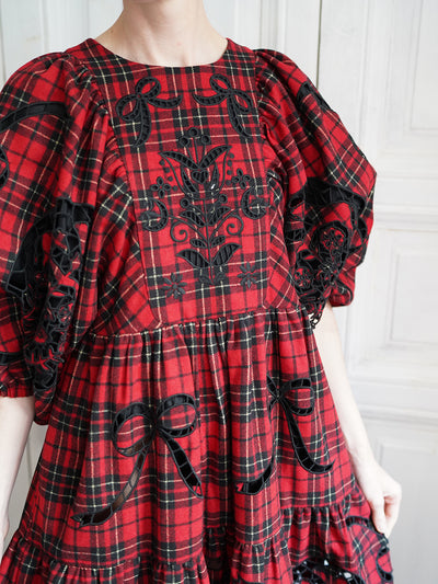 Unlogical Poem Victorian-style Paper-cut Pattern Hollow Embroidery Tartan Woolen Dress