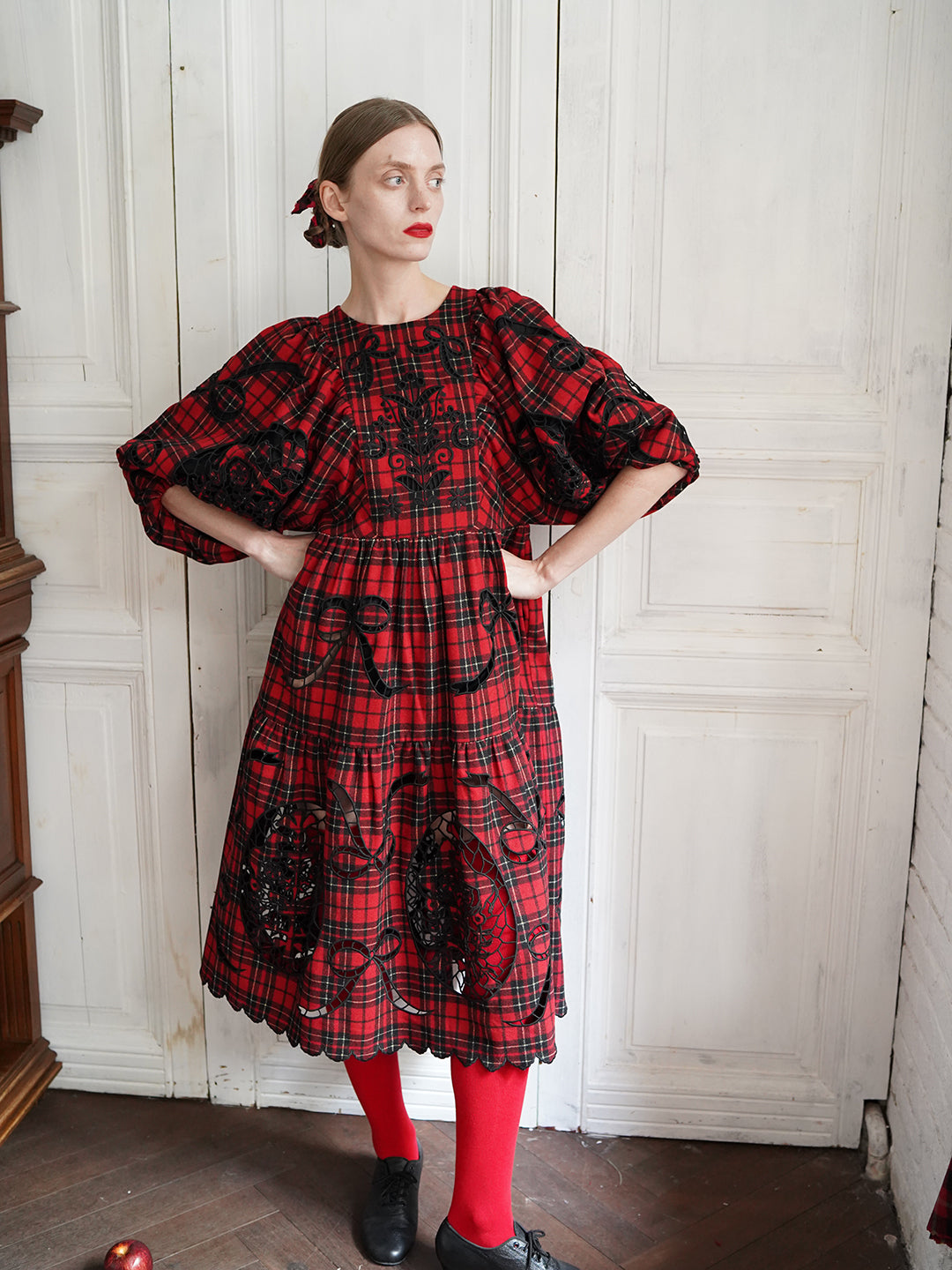 Unlogical Poem Victorian-style Paper-cut Pattern Hollow Embroidery Tartan Woolen Dress