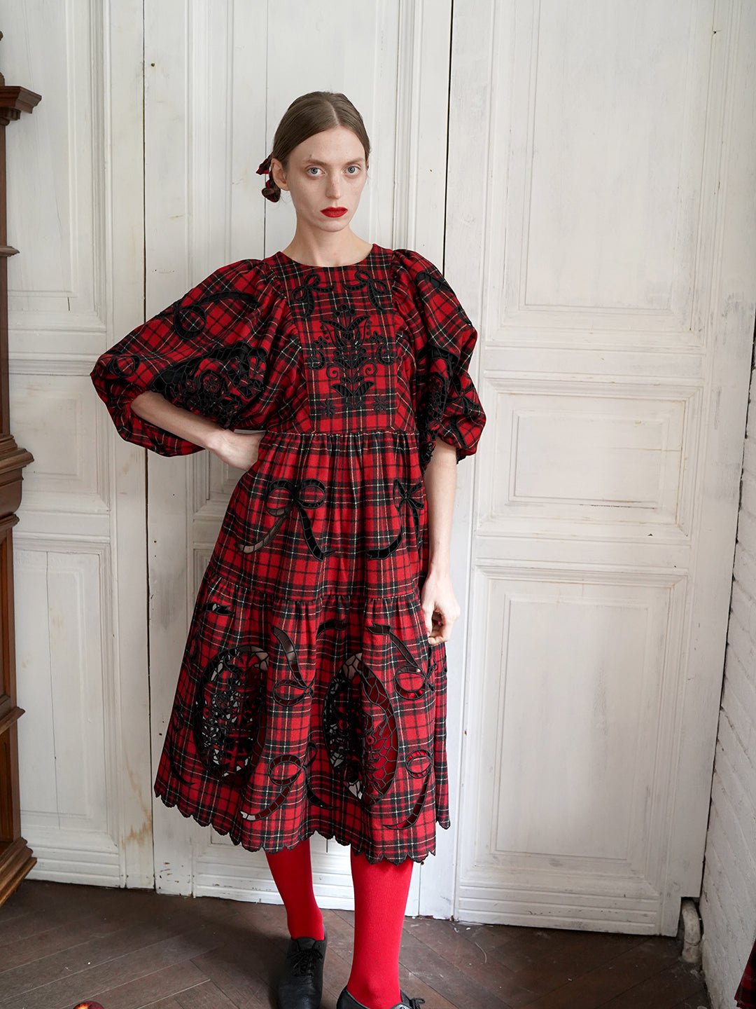 Unlogical Poem Victorian-style Paper-cut Pattern Hollow Embroidery Tartan Woolen Dress