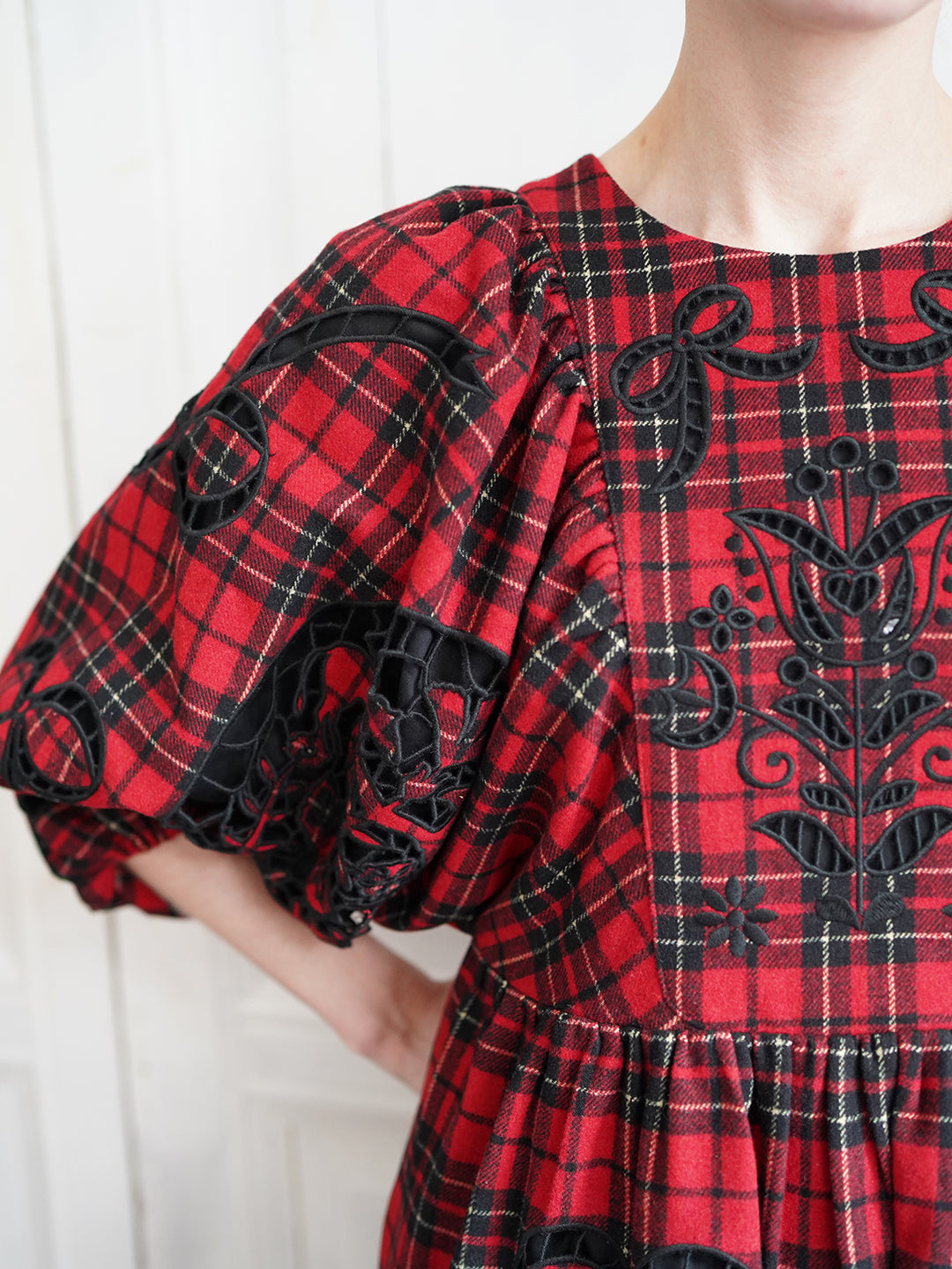 Unlogical Poem Victorian-style Paper-cut Pattern Hollow Embroidery Tartan Woolen Dress