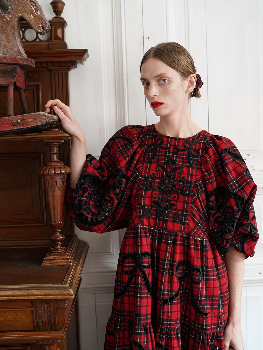 Unlogical Poem Victorian-style Paper-cut Pattern Hollow Embroidery Tartan Woolen Dress