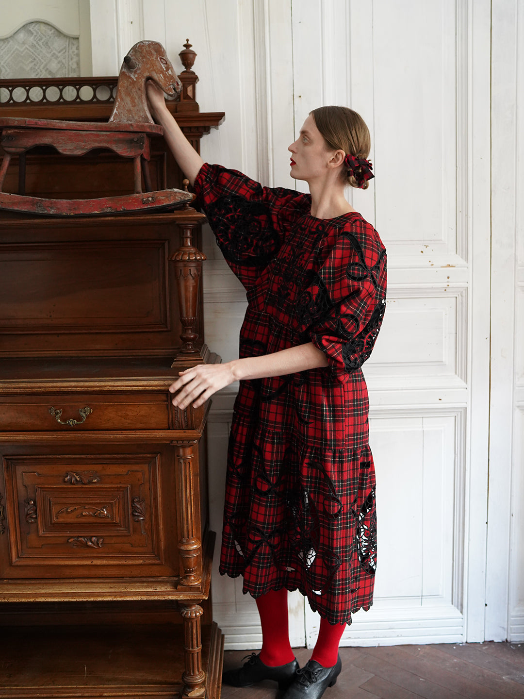 Unlogical Poem Victorian-style Paper-cut Pattern Hollow Embroidery Tartan Woolen Dress