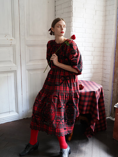 Unlogical Poem Victorian-style Paper-cut Pattern Hollow Embroidery Tartan Woolen Dress