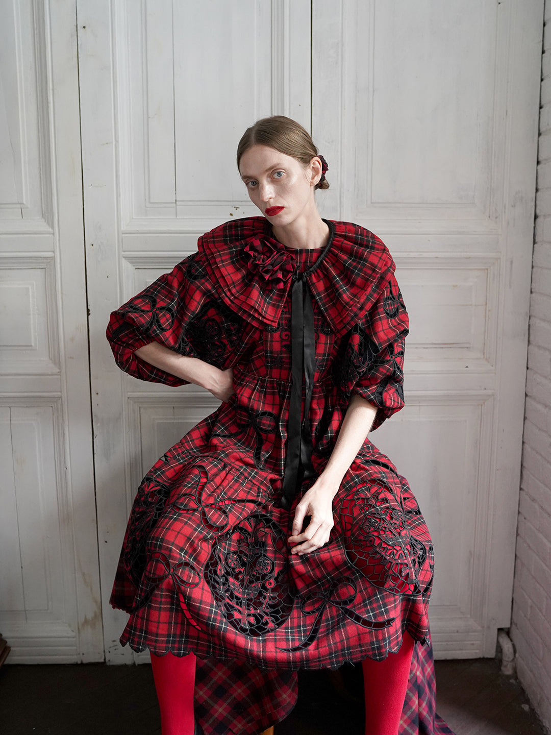 Unlogical Poem Victorian-style Paper-cut Pattern Hollow Embroidery Tartan Woolen Dress