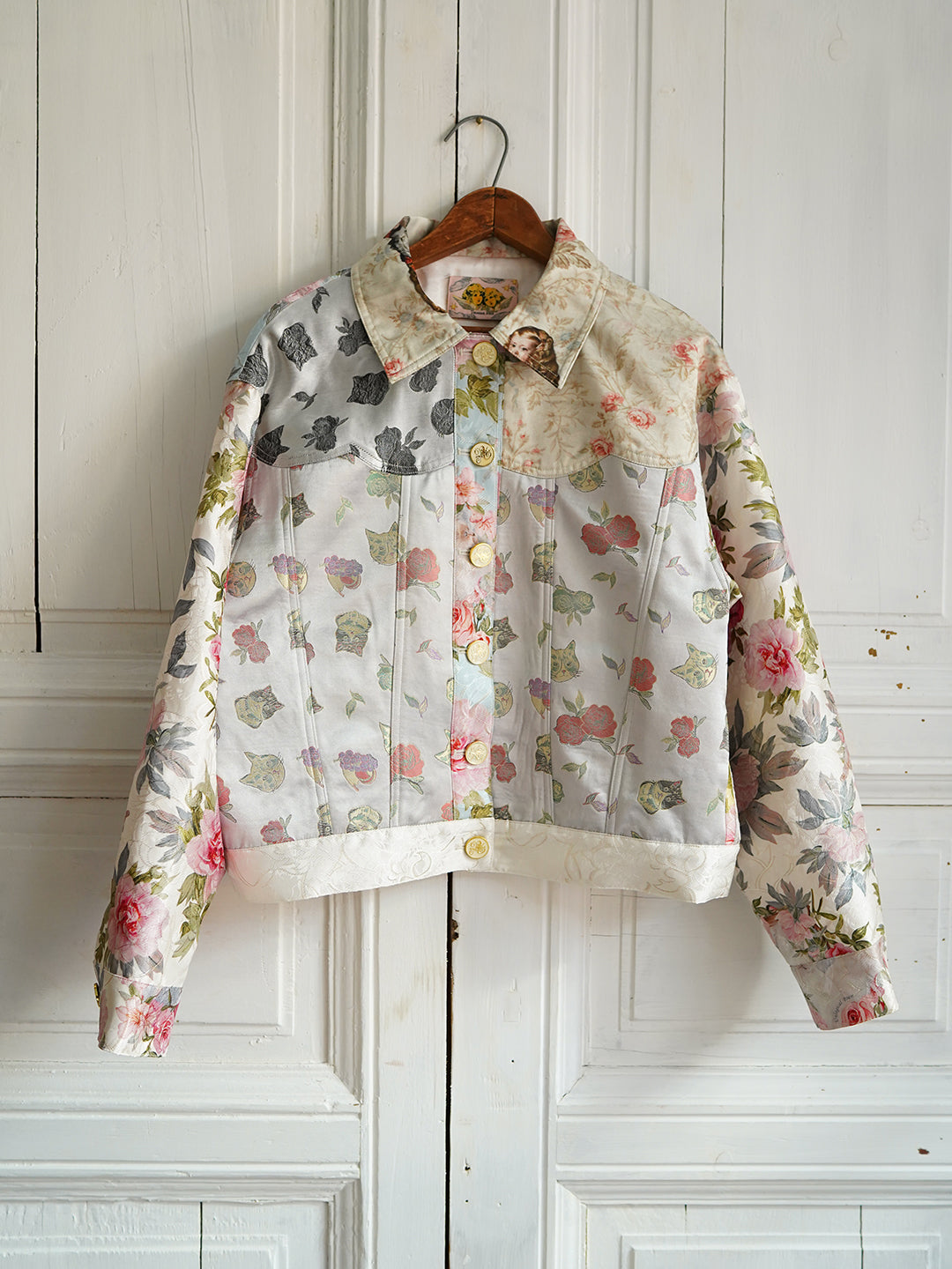 Unlogical Poem Classical Style Flower and Cat Brocade Patchwork Jacket