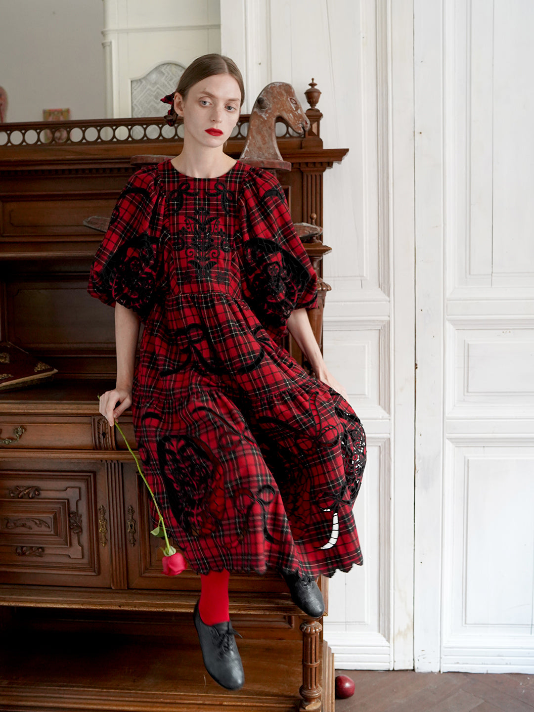 Unlogical Poem Victorian-style Paper-cut Pattern Hollow Embroidery Tartan Woolen Dress