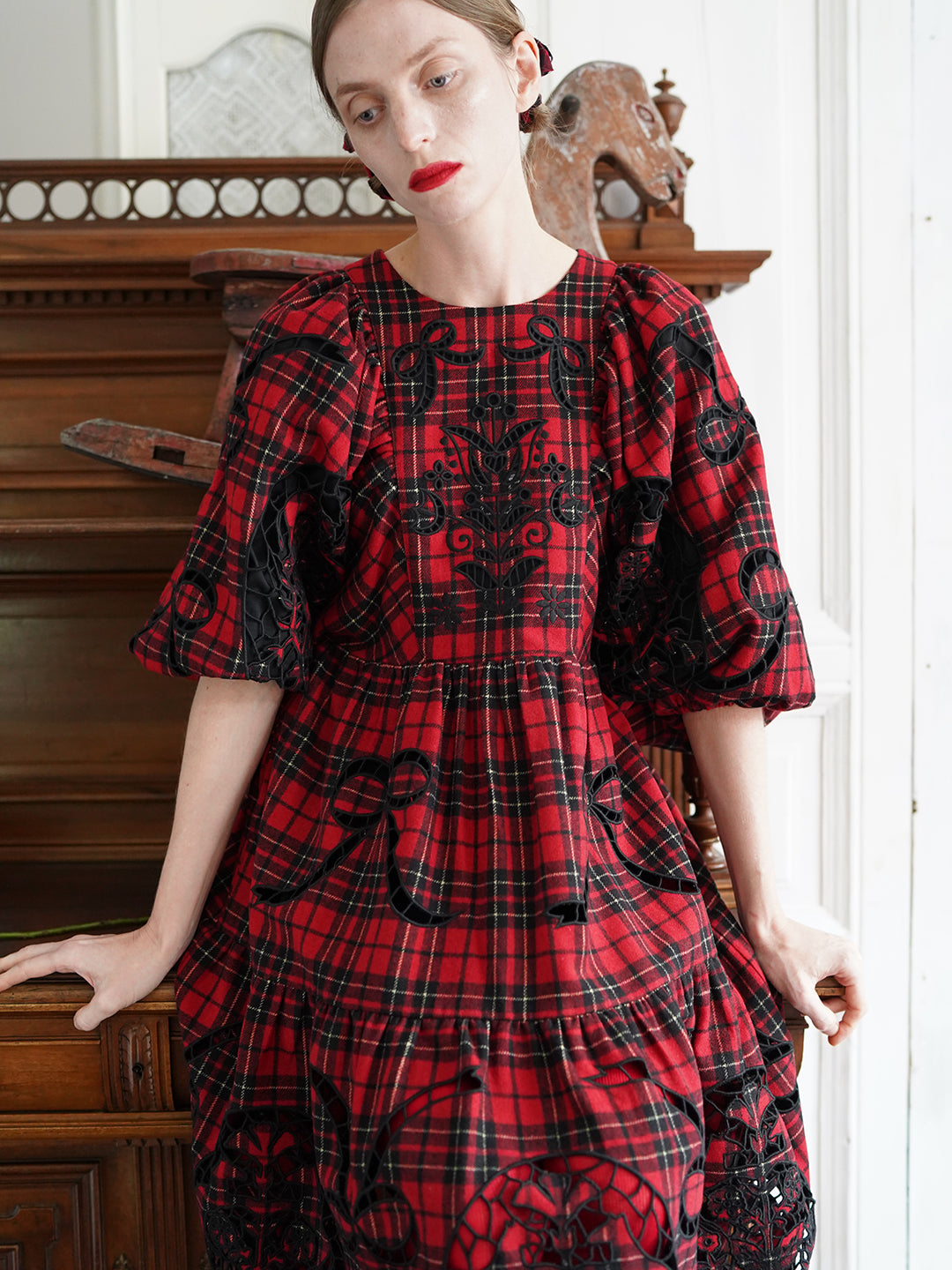 Unlogical Poem Victorian-style Paper-cut Pattern Hollow Embroidery Tartan Woolen Dress