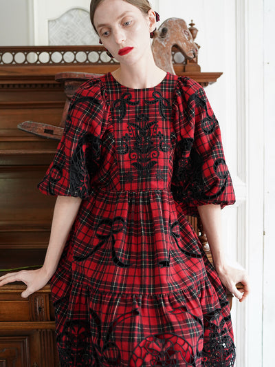 Unlogical Poem Victorian-style Paper-cut Pattern Hollow Embroidery Tartan Woolen Dress