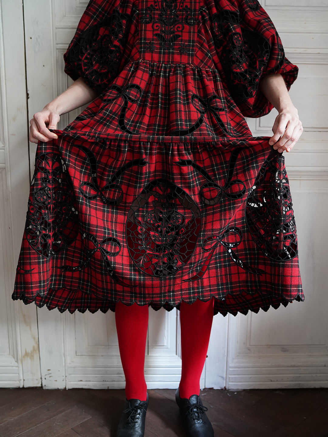 Unlogical Poem Victorian-style Paper-cut Pattern Hollow Embroidery Tartan Woolen Dress