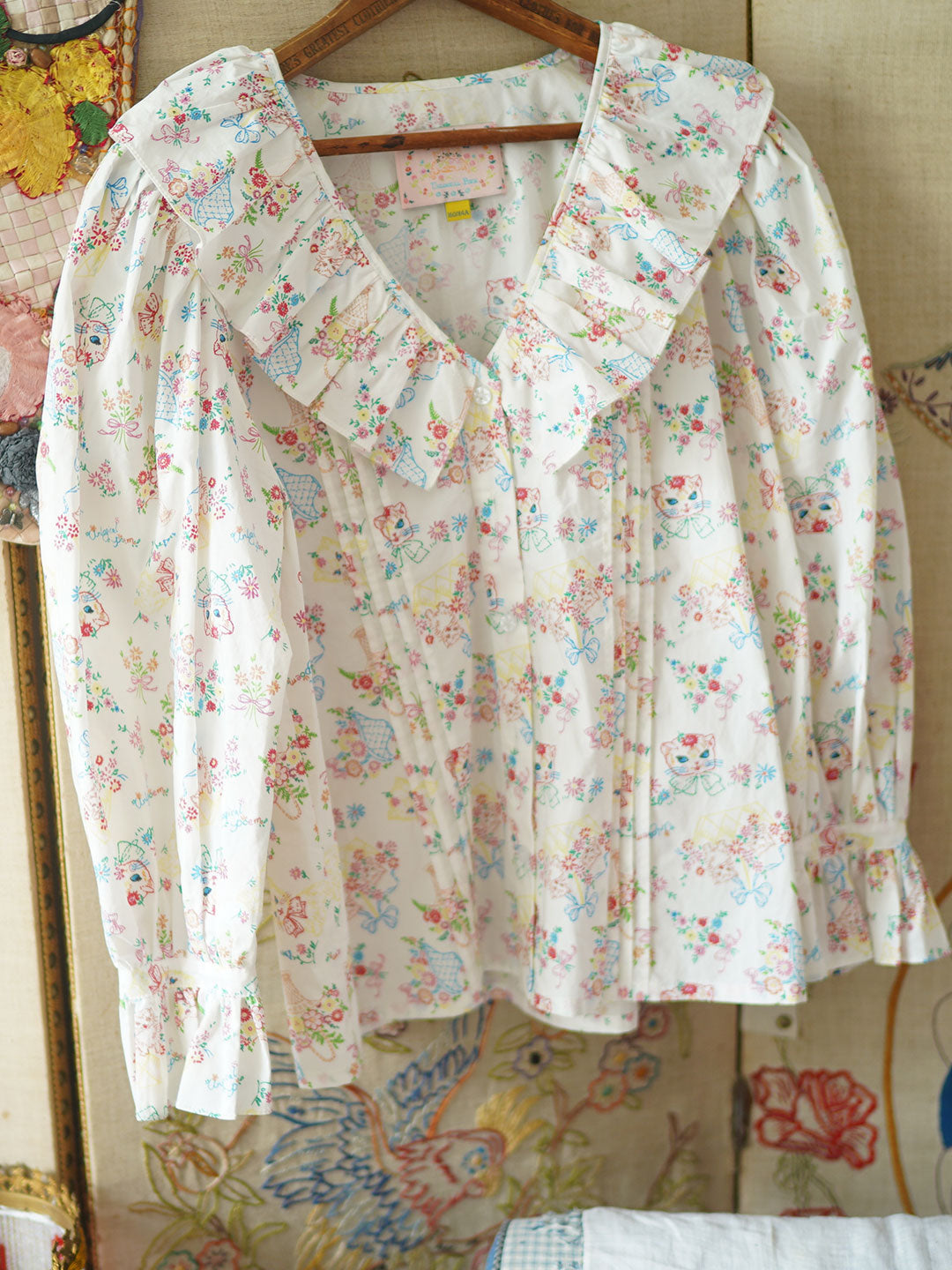 Unlogical Poem Vintage V-Neck Ruffled Cat Floral Shirt