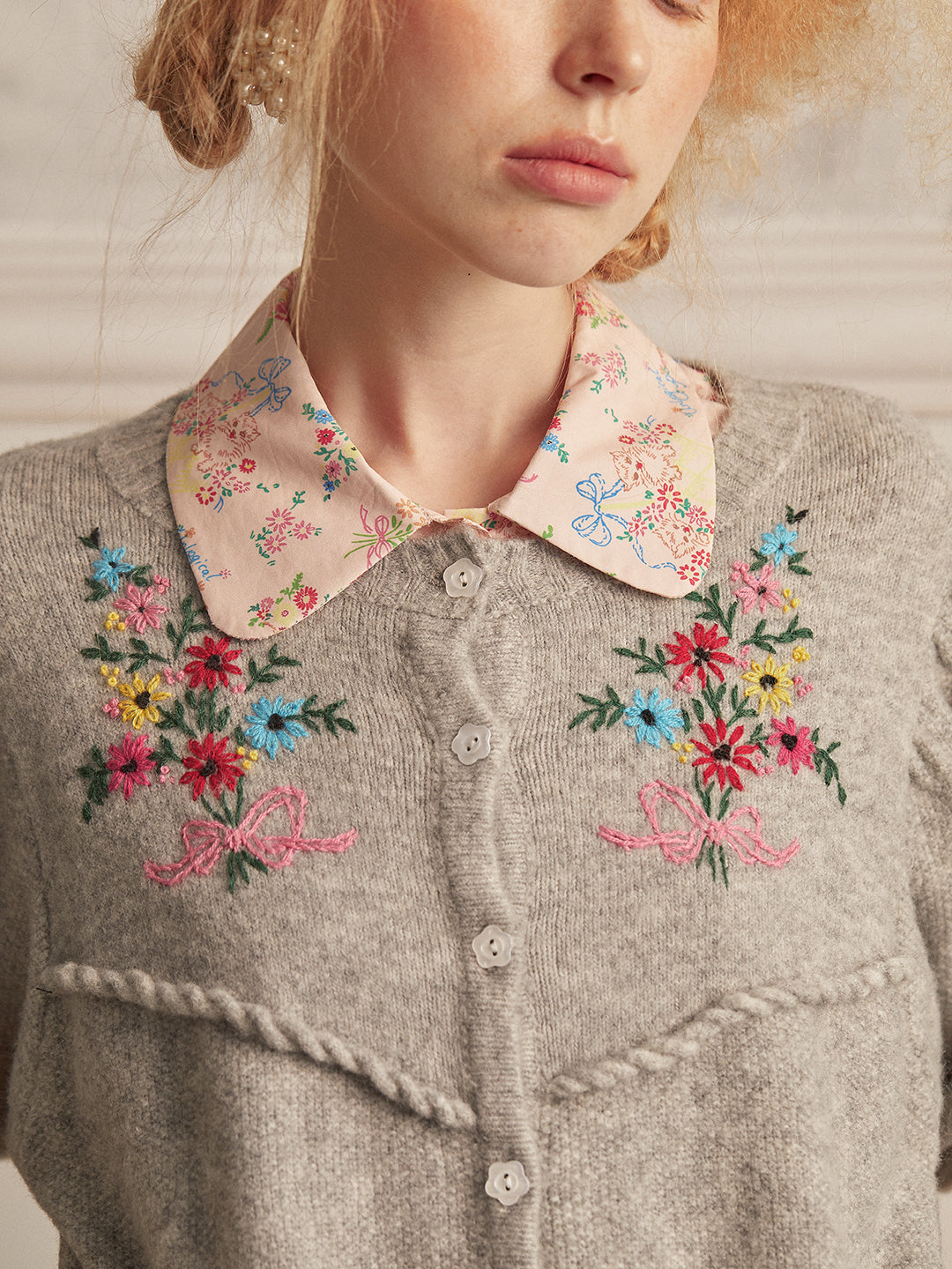 Unlogical Poem Knitted Slim Cardigan With Flower Embroidery