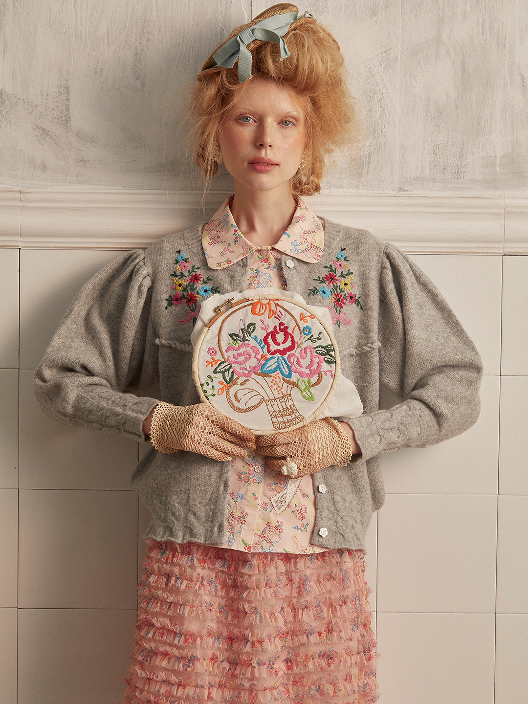 Unlogical Poem Knitted Slim Cardigan With Flower Embroidery