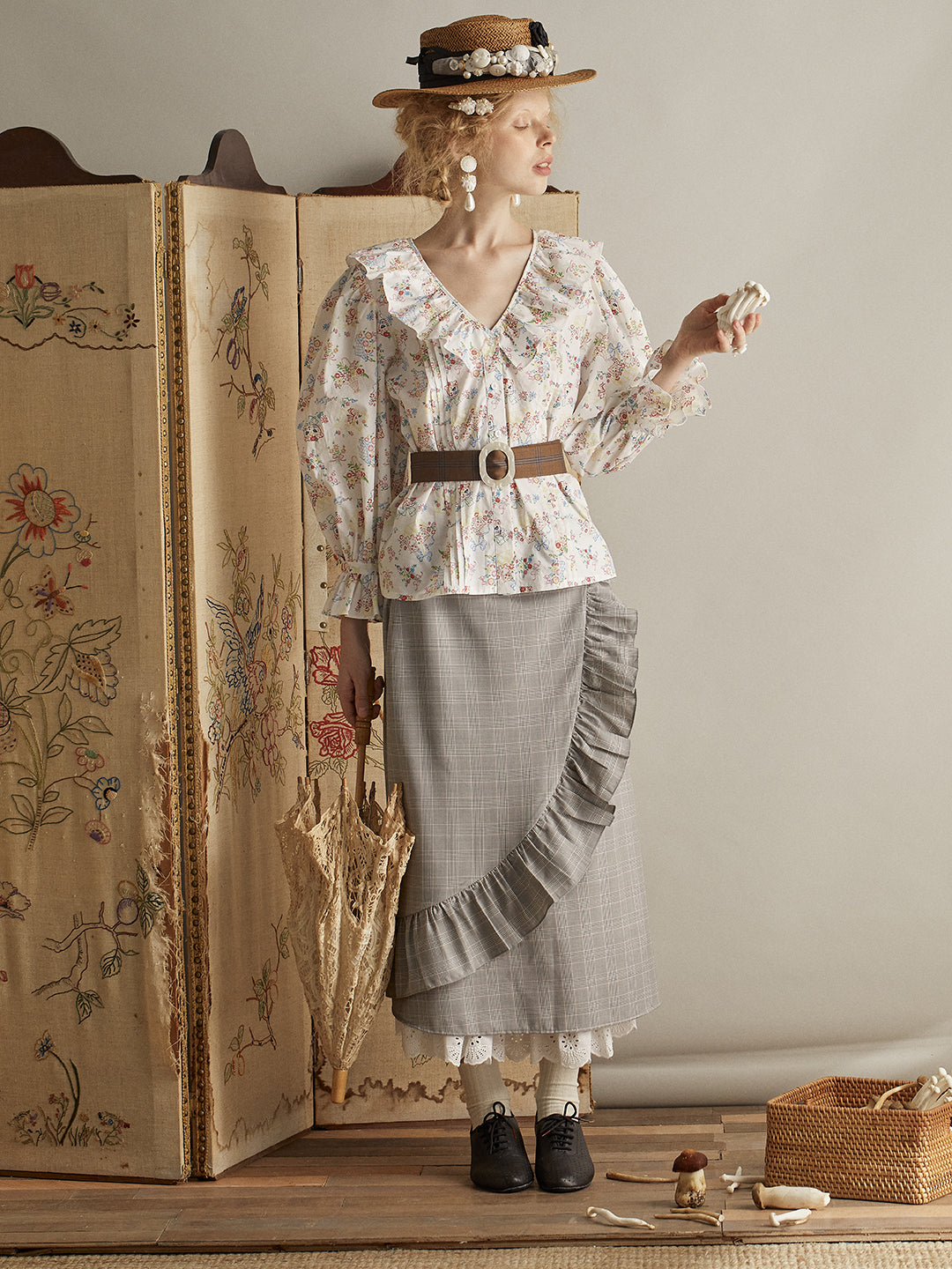 Unlogical Poem Vintage V-Neck Ruffled Cat Floral Shirt